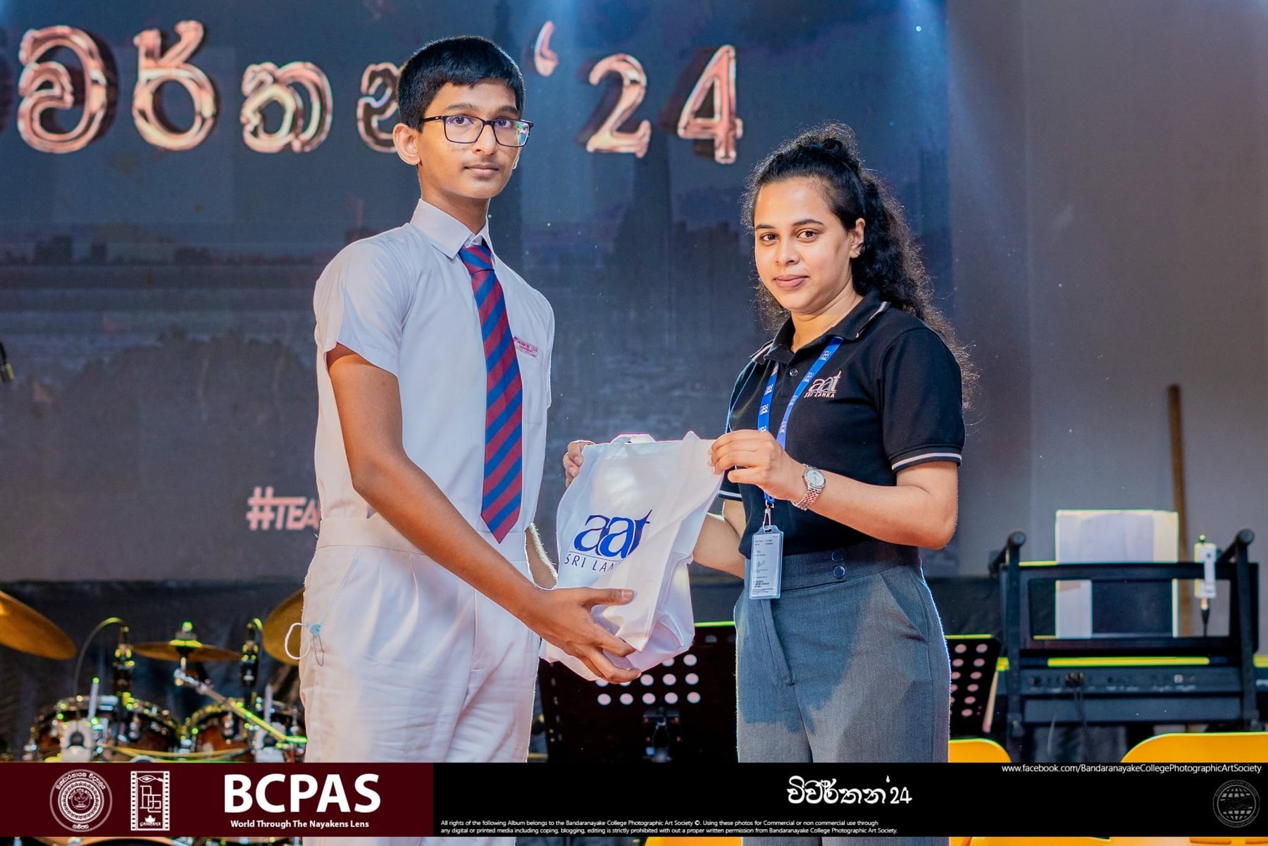 Presenting a gift — Vivarthana 2024